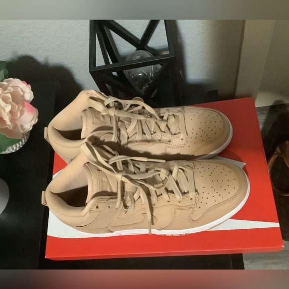 Nike Dunk High - Picture 2 of 6